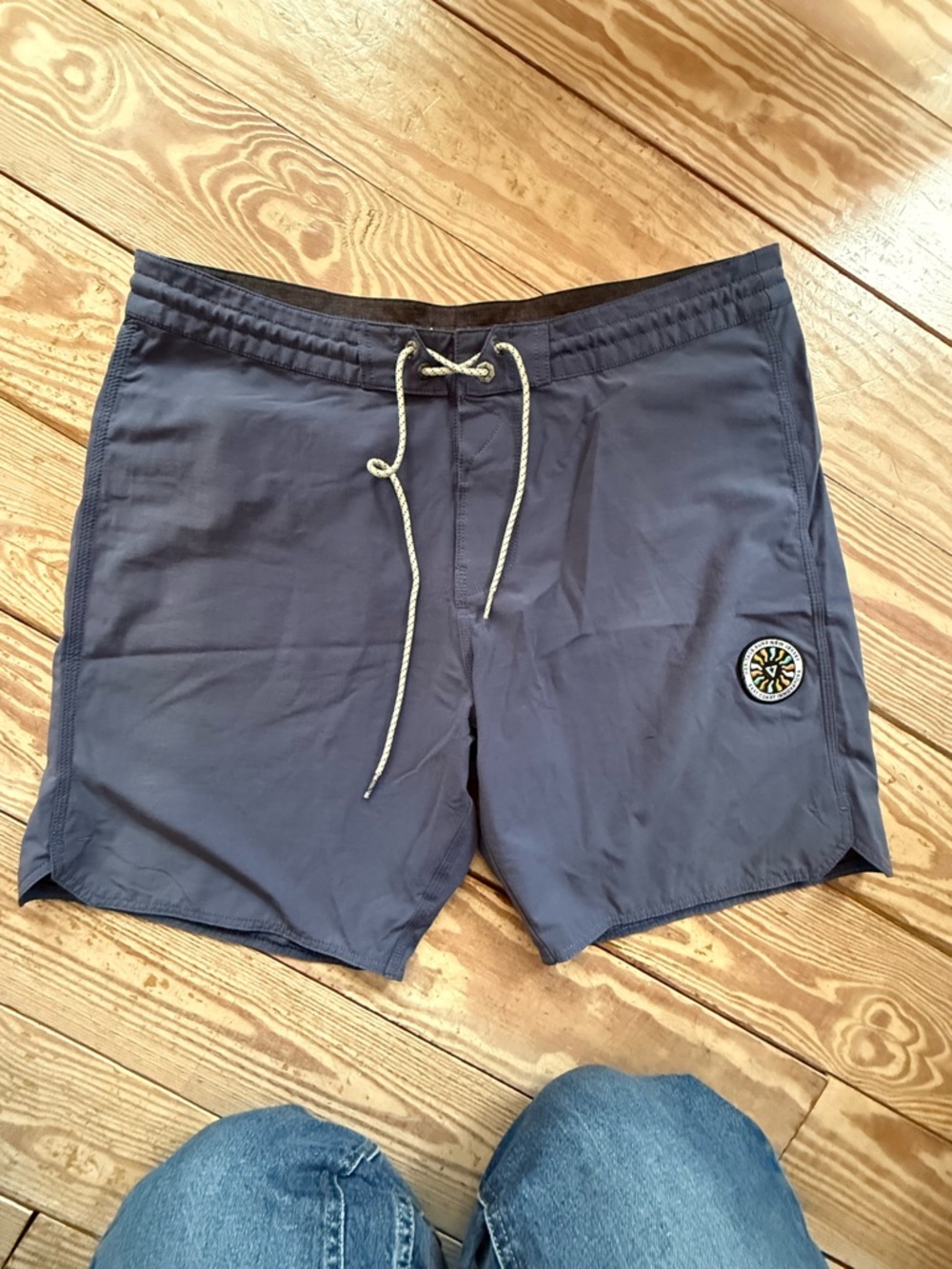 Vissla Solid Sets 18.5" boardshorts size 36